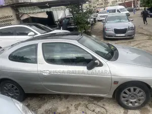 Renault Megane 1.4 2002 Gris