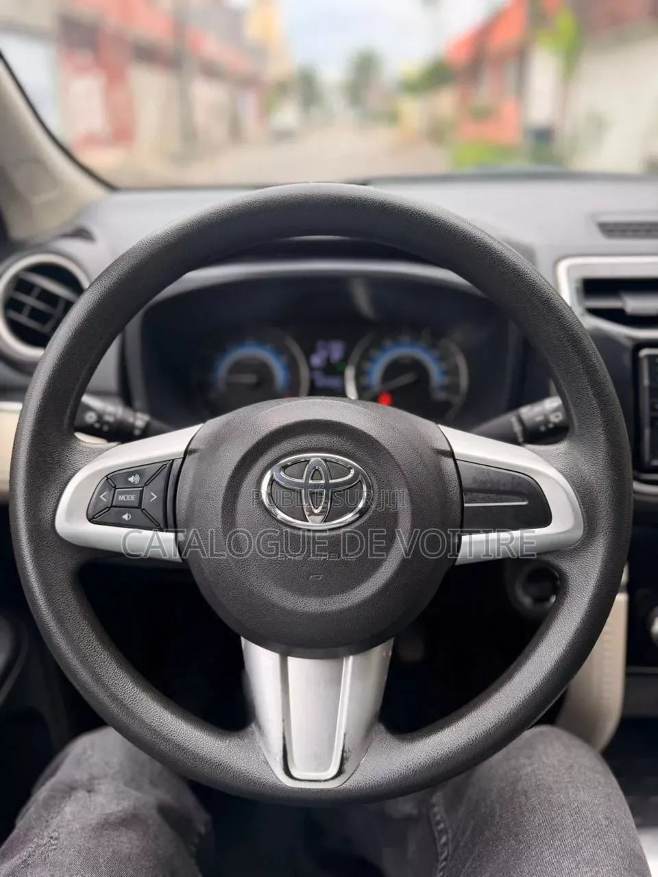 Toyota Rush 2023 Marron