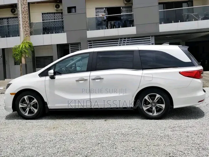 Honda Odyssey 2.4 Absolute 2WD (8 seater) 2021 Blanc cassé