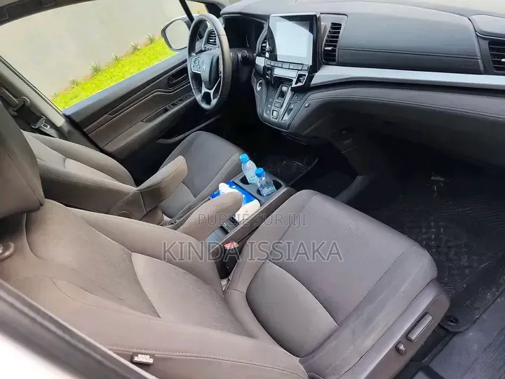 Honda Odyssey 2.4 Absolute 2WD (8 seater) 2021 Blanc cassé