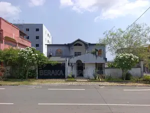 7chbre Maison dans Beraka Corporation, Cocody à Vendre