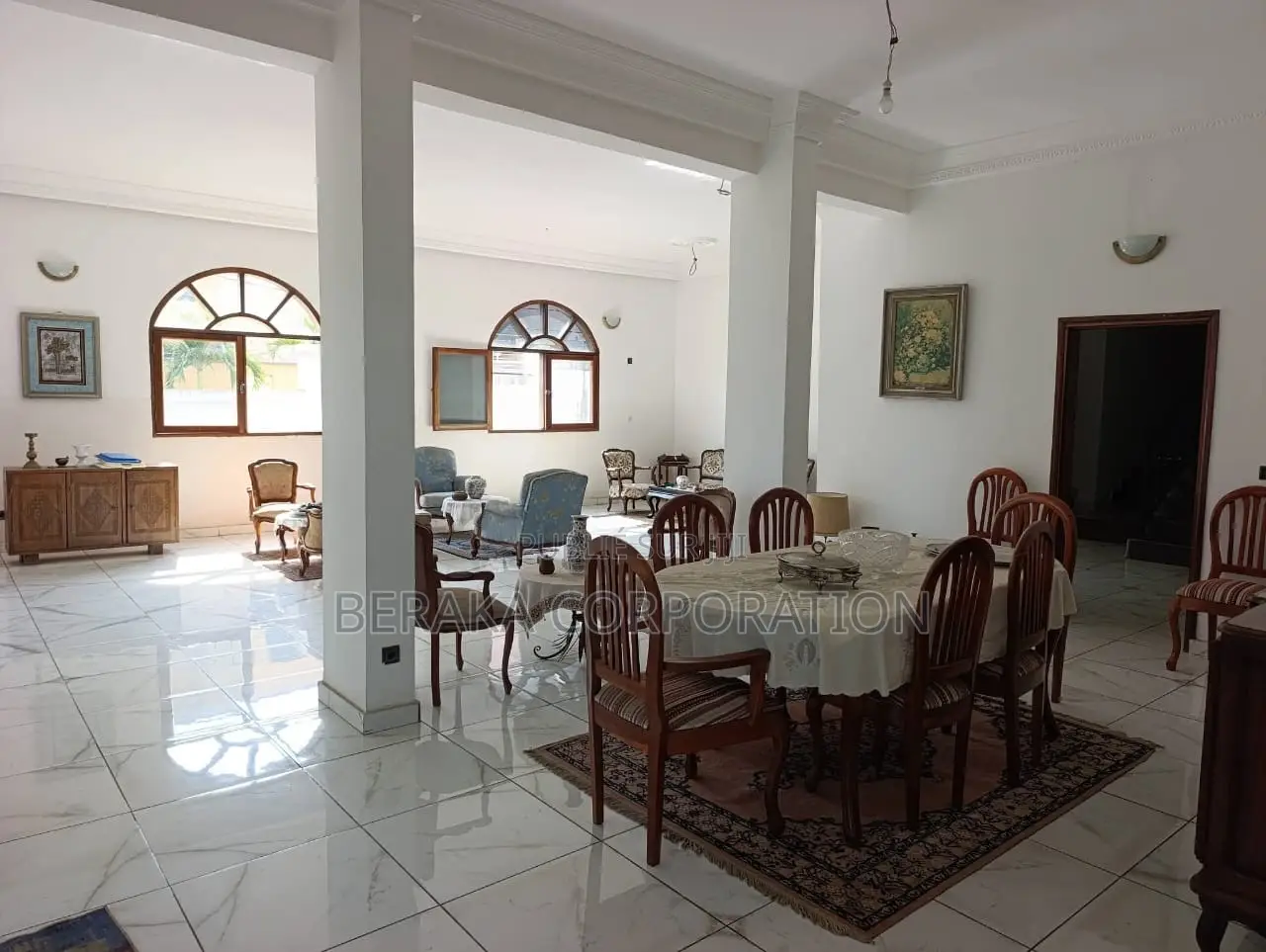 7chbre Maison dans Beraka Corporation, Cocody à Vendre