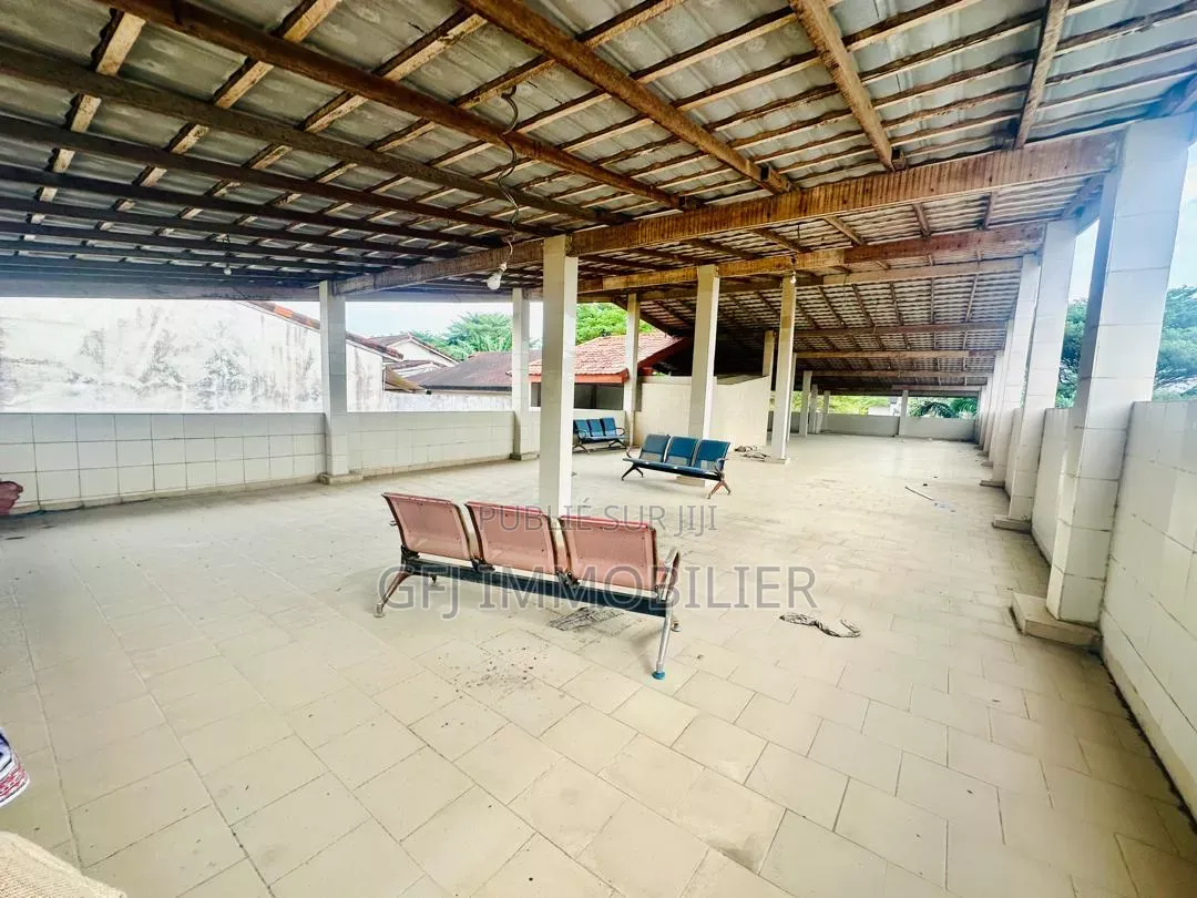 7chbre Duplex dans Francis Gweh, Cocody à Louer
