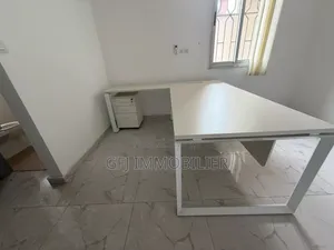 2chbre Appartement dans Francis Gweh, Cocody à Louer