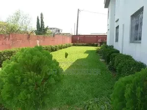 8chbre Duplex dans Francis Gweh, Cocody à Vendre