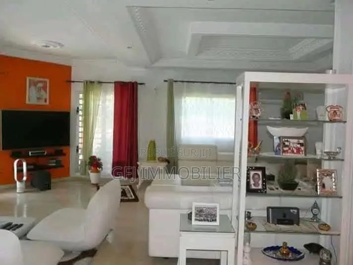 8chbre Duplex dans Francis Gweh, Cocody à Vendre