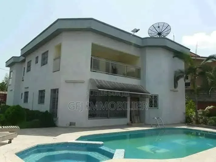 8chbre Duplex dans Francis Gweh, Cocody à Vendre