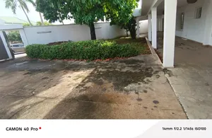 4chbre Villa dans Francis Gweh, Cocody à Louer