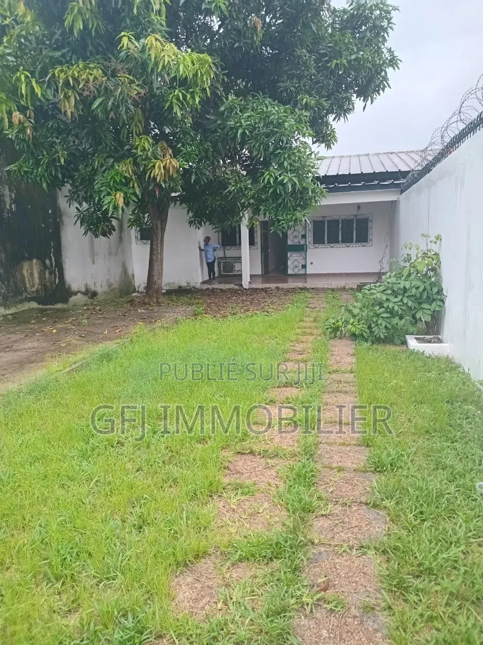 2chbre Villa dans Francis Gweh, Cocody à Louer