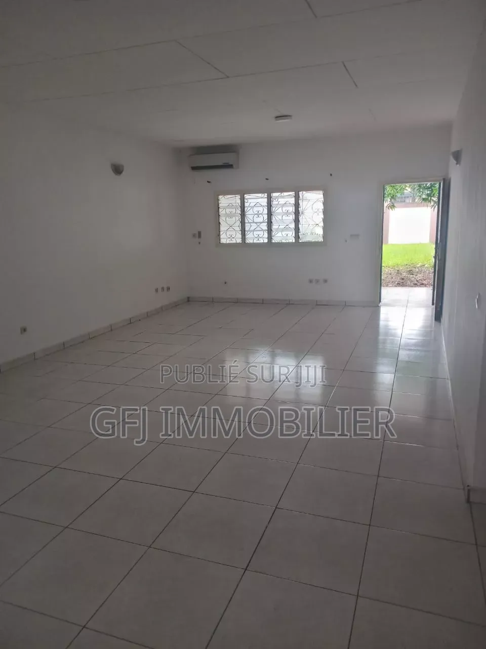 2chbre Villa dans Francis Gweh, Cocody à Louer