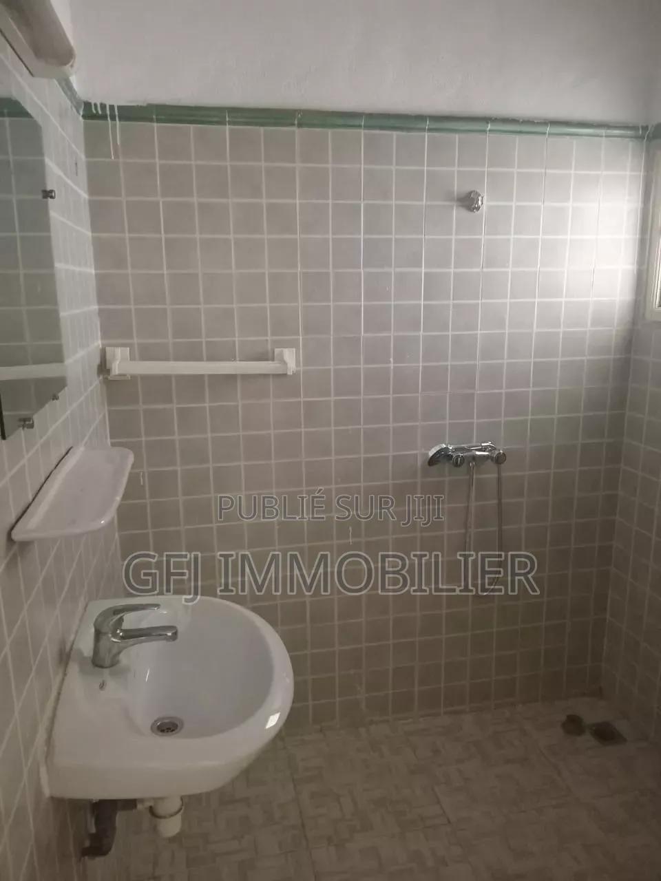 2chbre Villa dans Francis Gweh, Cocody à Louer