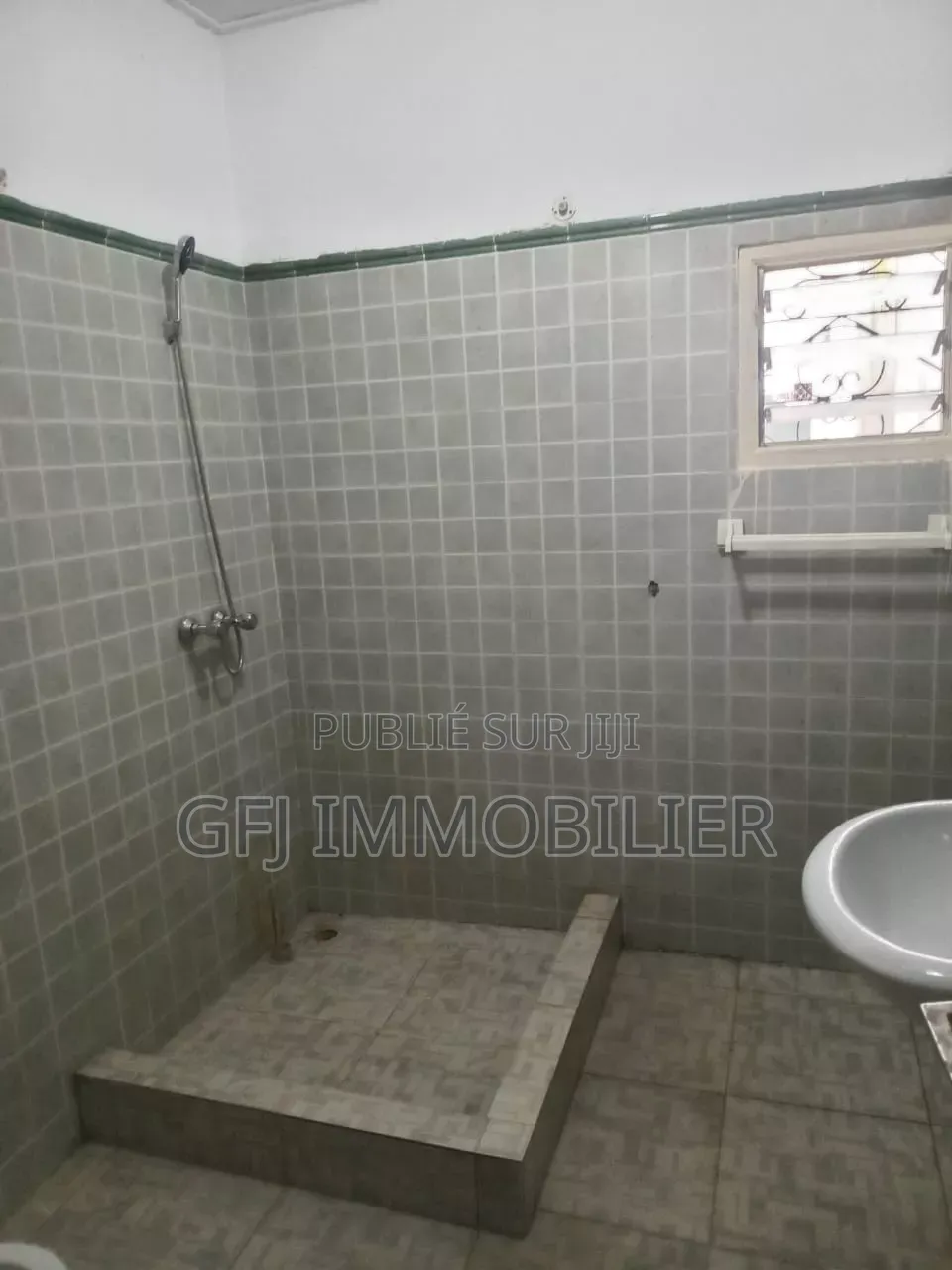 2chbre Villa dans Francis Gweh, Cocody à Louer