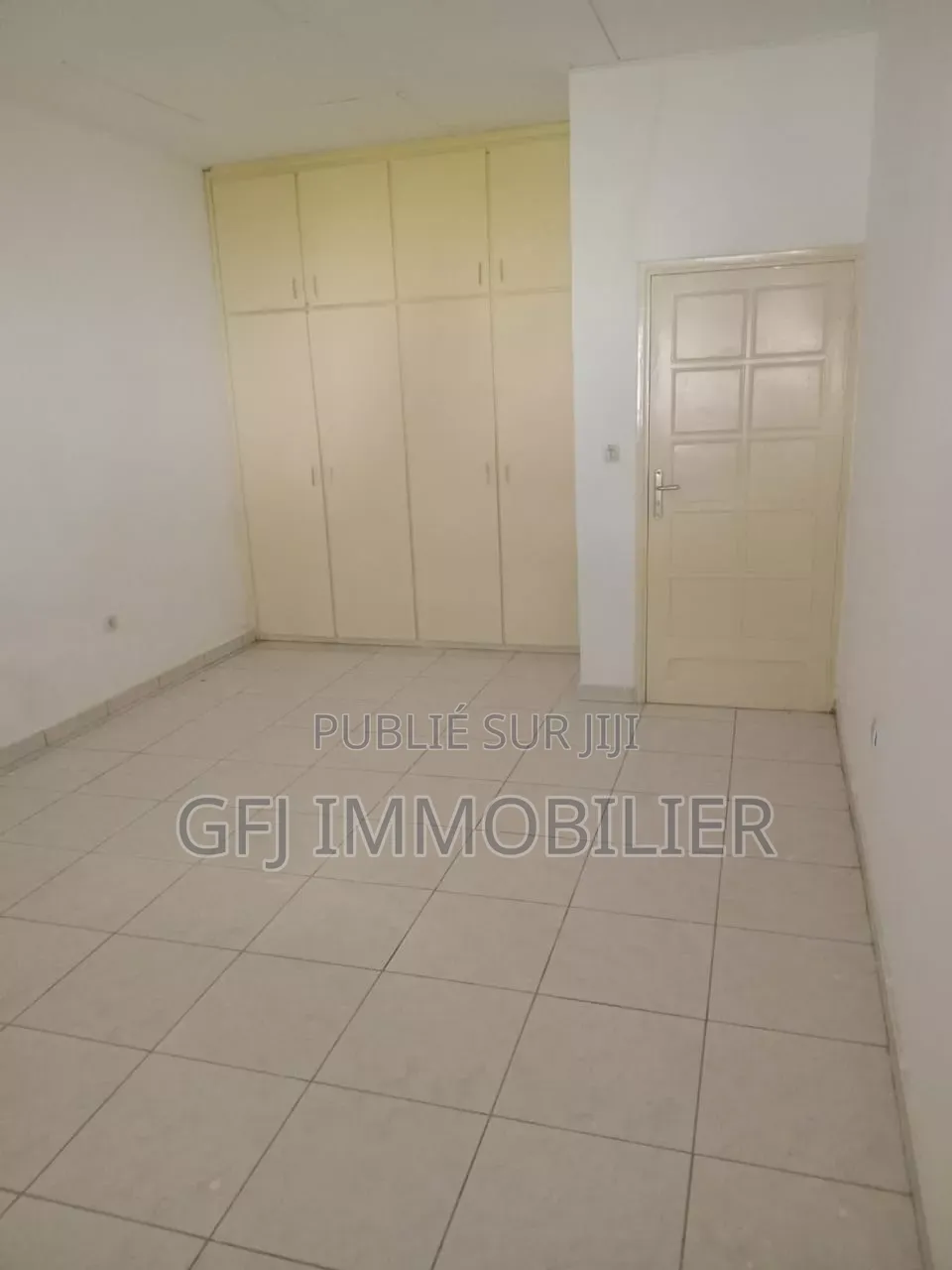 2chbre Villa dans Francis Gweh, Cocody à Louer
