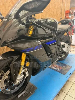 Nouveau Yamaha R1 2024 Noir