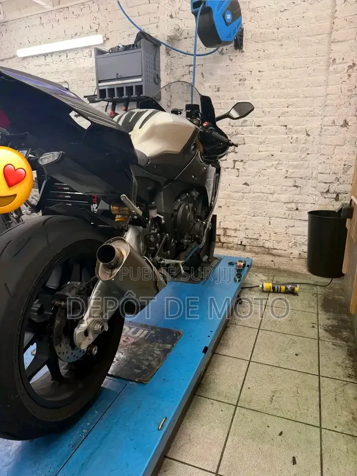 Nouveau Yamaha R1 2024 Noir