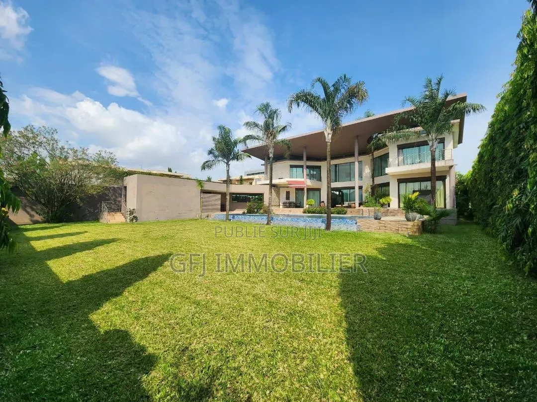 7chbre Duplex dans Francis Gweh, Cocody à Louer