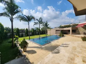 7chbre Duplex dans Francis Gweh, Cocody à Louer