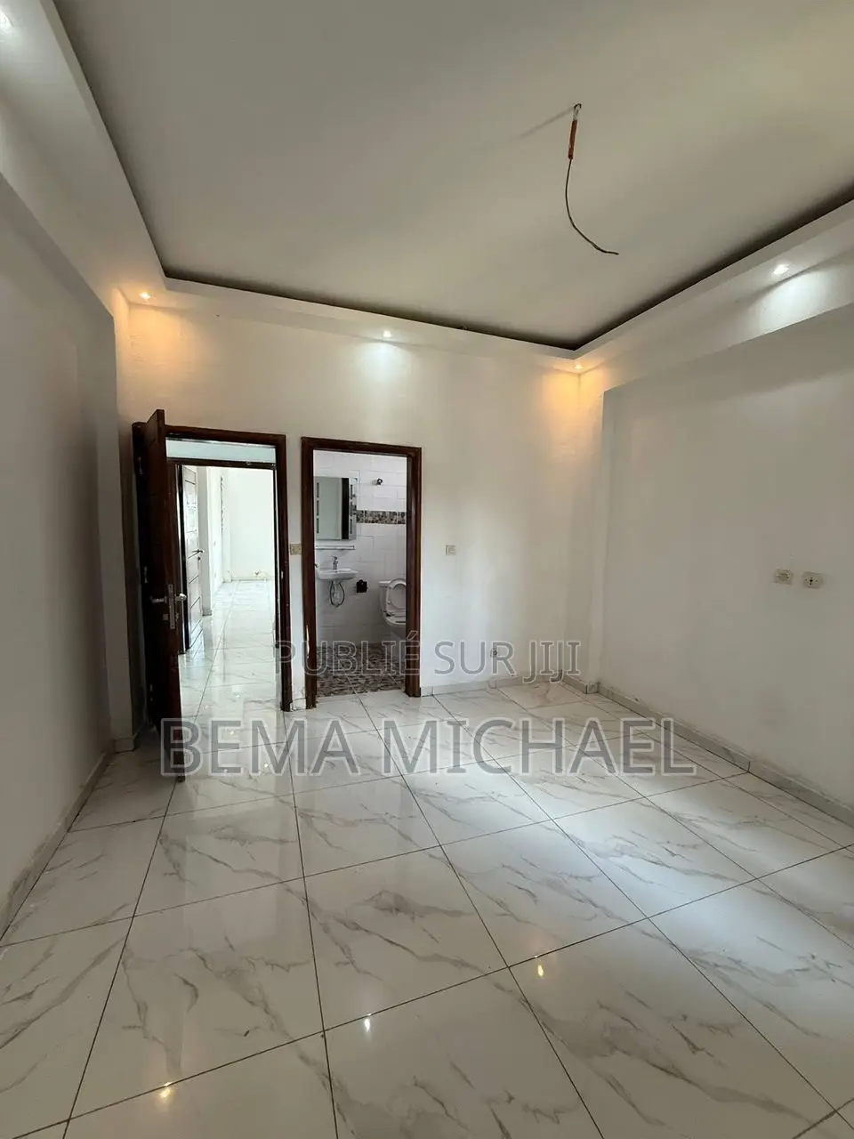 2chbre Appartement dans Bingerville Cité à Louer