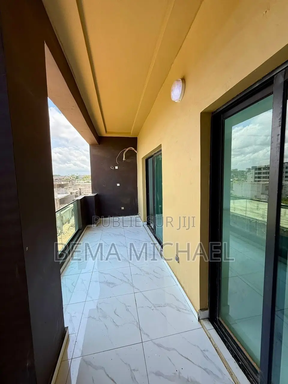 2chbre Appartement dans Bingerville Cité à Louer