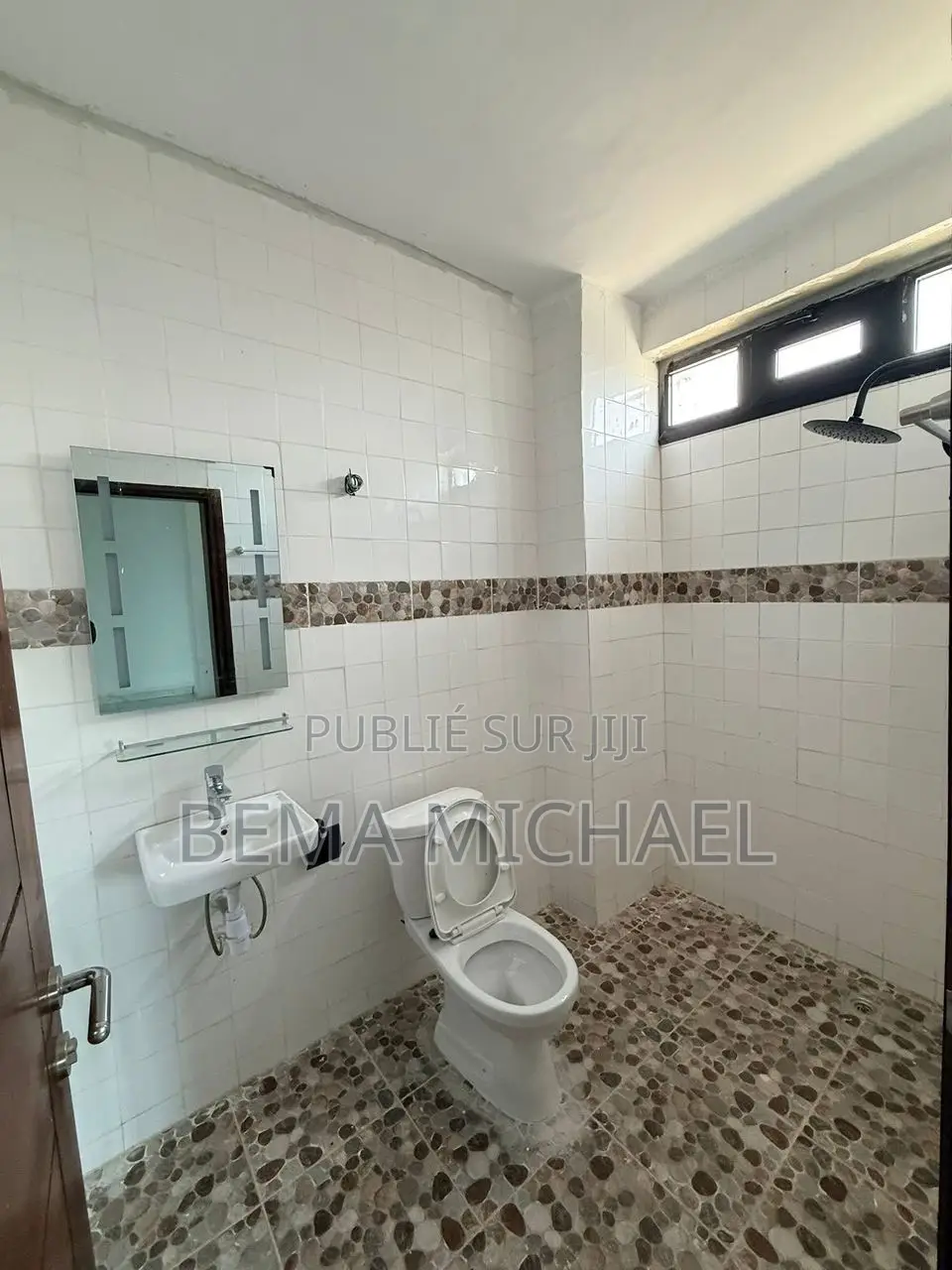2chbre Appartement dans Bingerville Cité à Louer