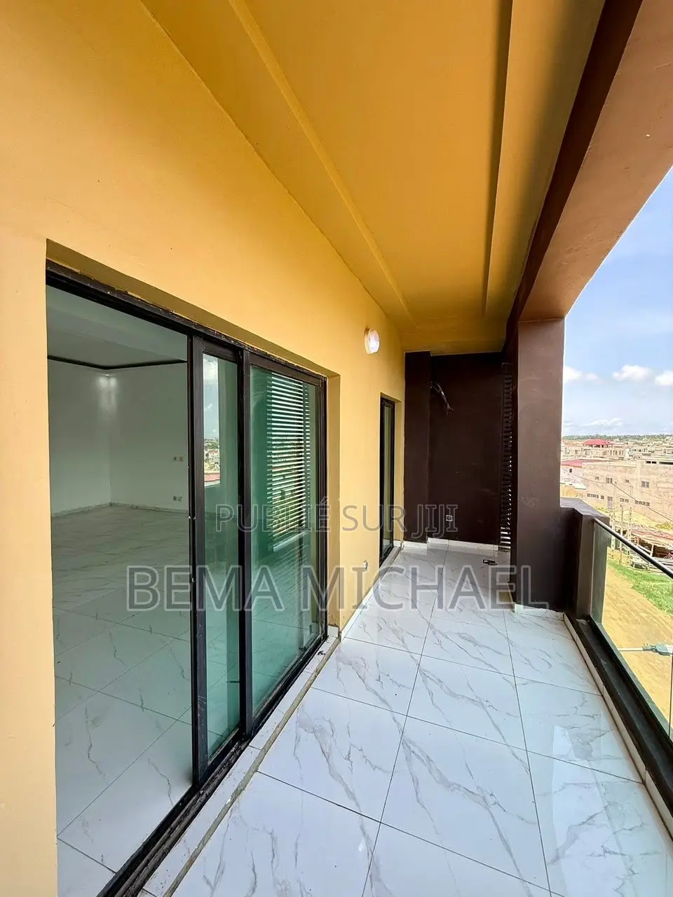 2chbre Appartement dans Bingerville Cité à Louer