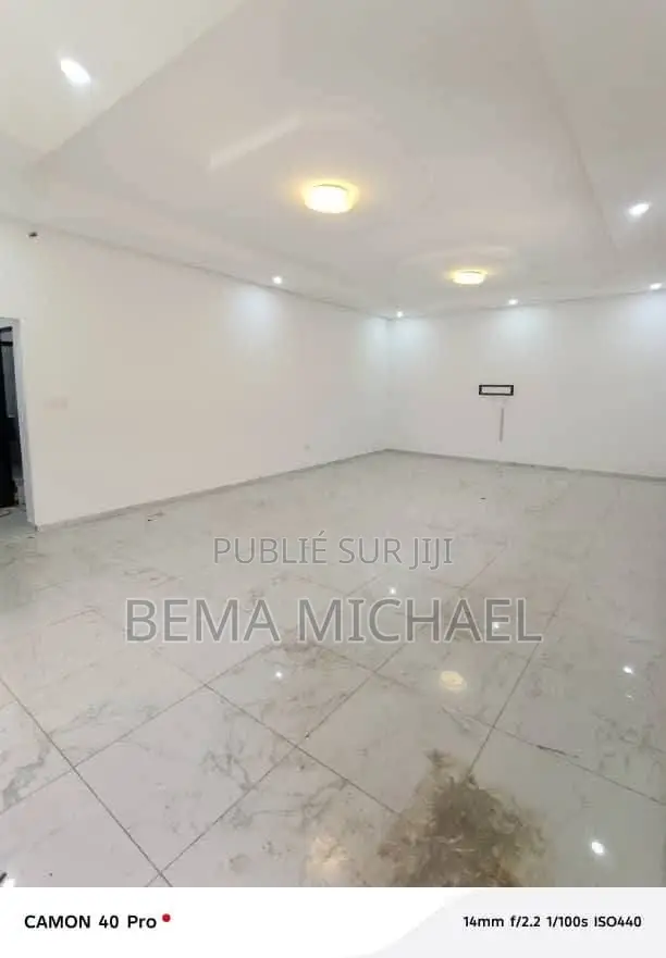 4chbre Villa dans Villa Basse De 5, Bingerville à Louer