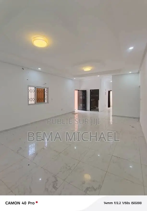 4chbre Villa dans Villa Basse De 5, Bingerville à Louer