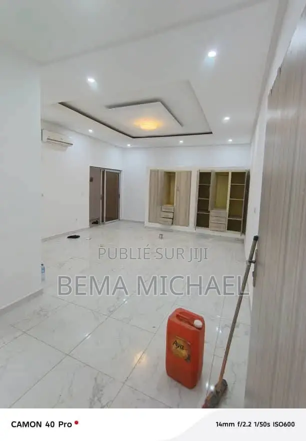 4chbre Villa dans Villa Basse De 5, Bingerville à Louer