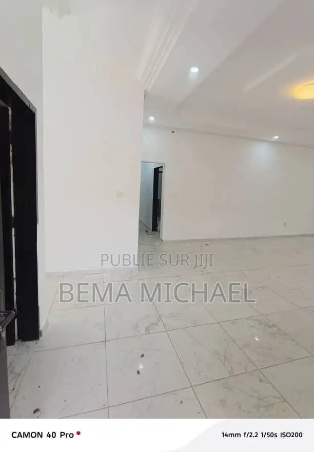 4chbre Villa dans Villa Basse De 5, Bingerville à Louer
