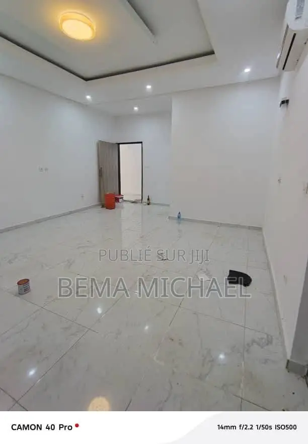 4chbre Villa dans Villa Basse De 5, Bingerville à Louer