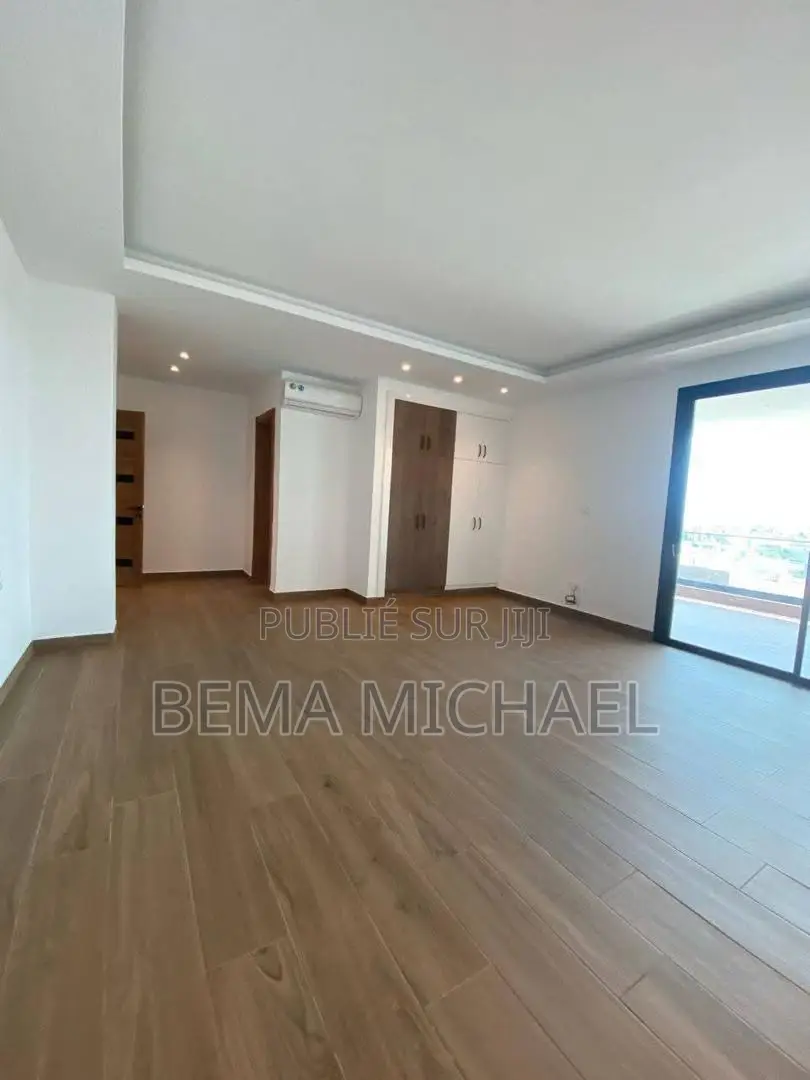 3chbre Appartement dans Appartement 4 Pièces, Cocody à Louer