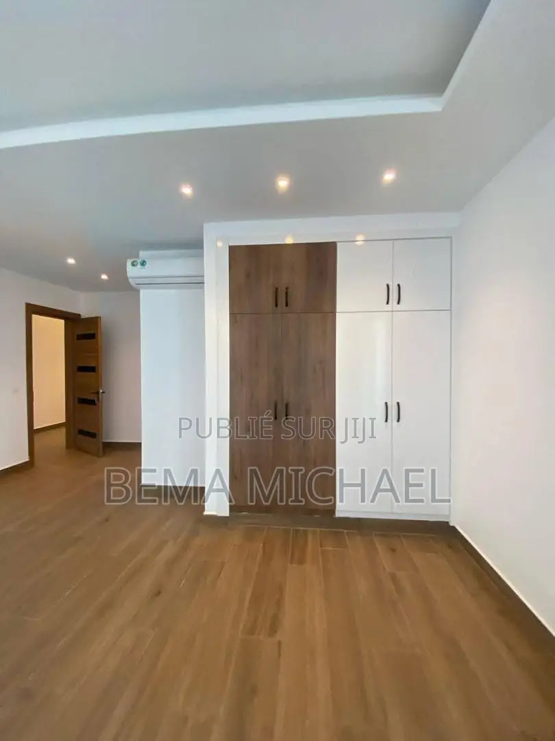 3chbre Appartement dans Appartement 4 Pièces, Cocody à Louer