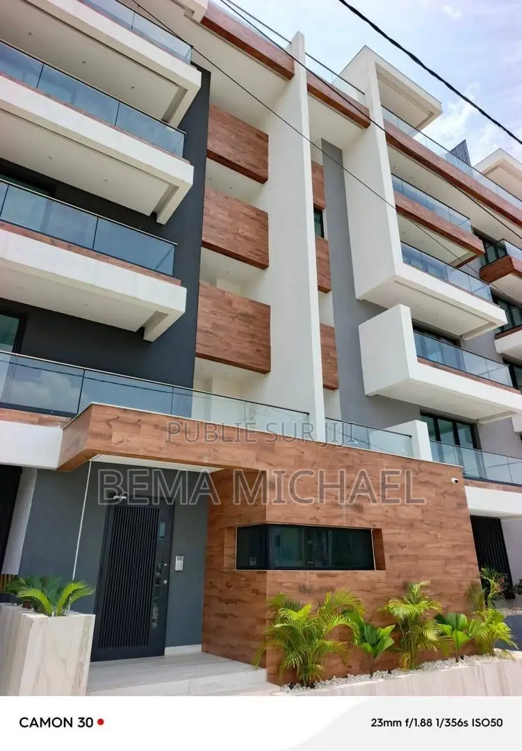 3chbre Appartement dans Appartement 4 Pièces, Cocody à Louer