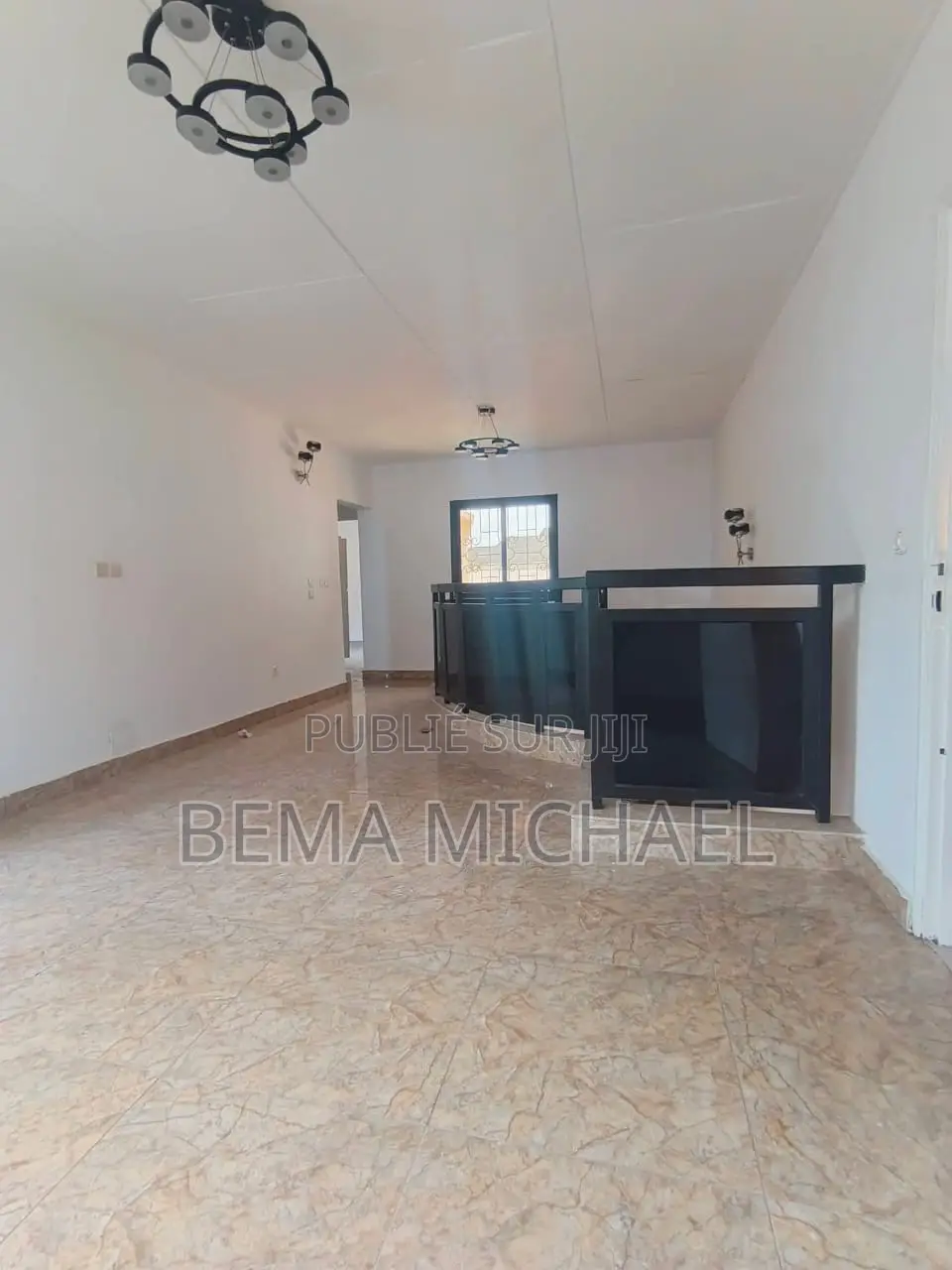 4chbre Duplex dans Duplex 5 Pièces Avec, Cocody à Louer
