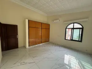 4chbre Duplex dans Duplex 5 Pièces, Cocody à Louer