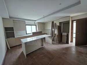 4chbre Duplex dans Duplex 5 Pièces, Cocody à Louer