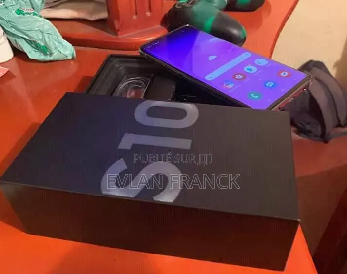 Nouveau Samsung Galaxy S10 128 GB Noir