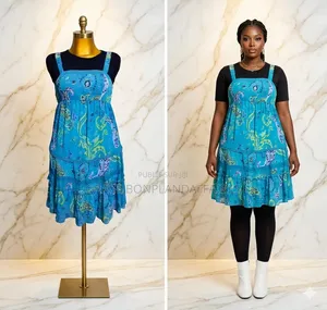 Robe Bleu Florale Imprimée Pour Femme. Solde : 1500fcfa