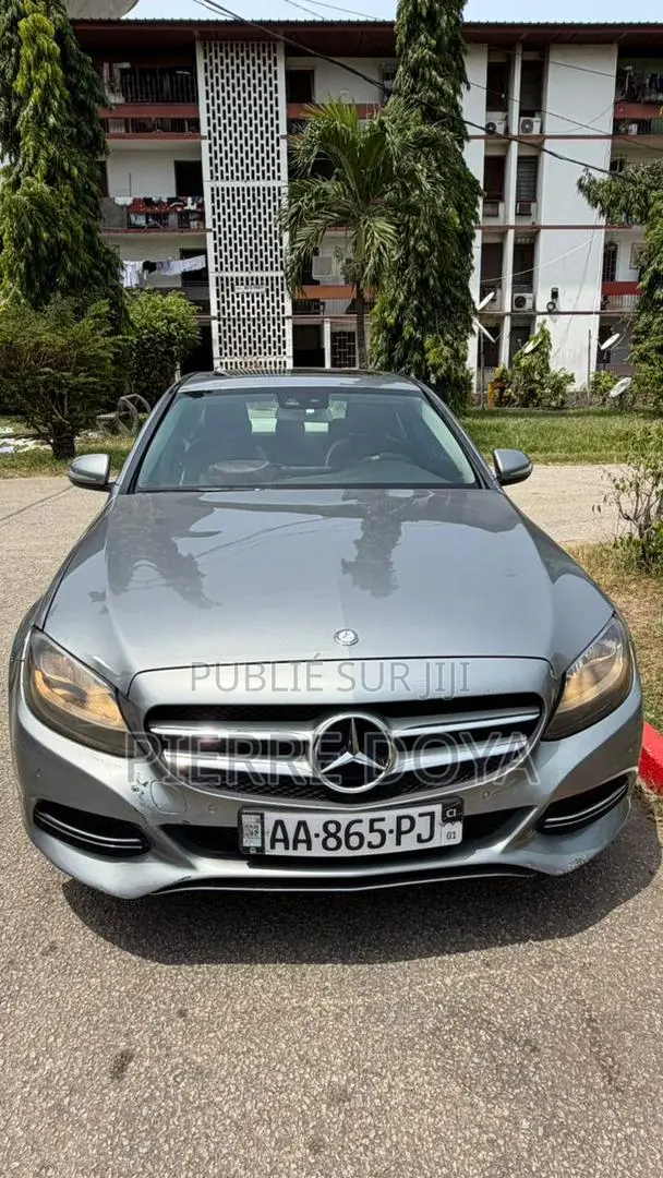 Mercedes-Benz C180 2015 Gris