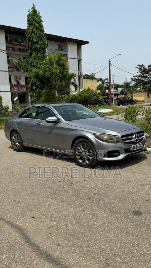 Mercedes-Benz C180 2015 Gris