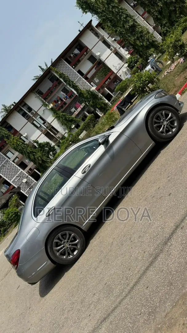 Mercedes-Benz C180 2015 Gris