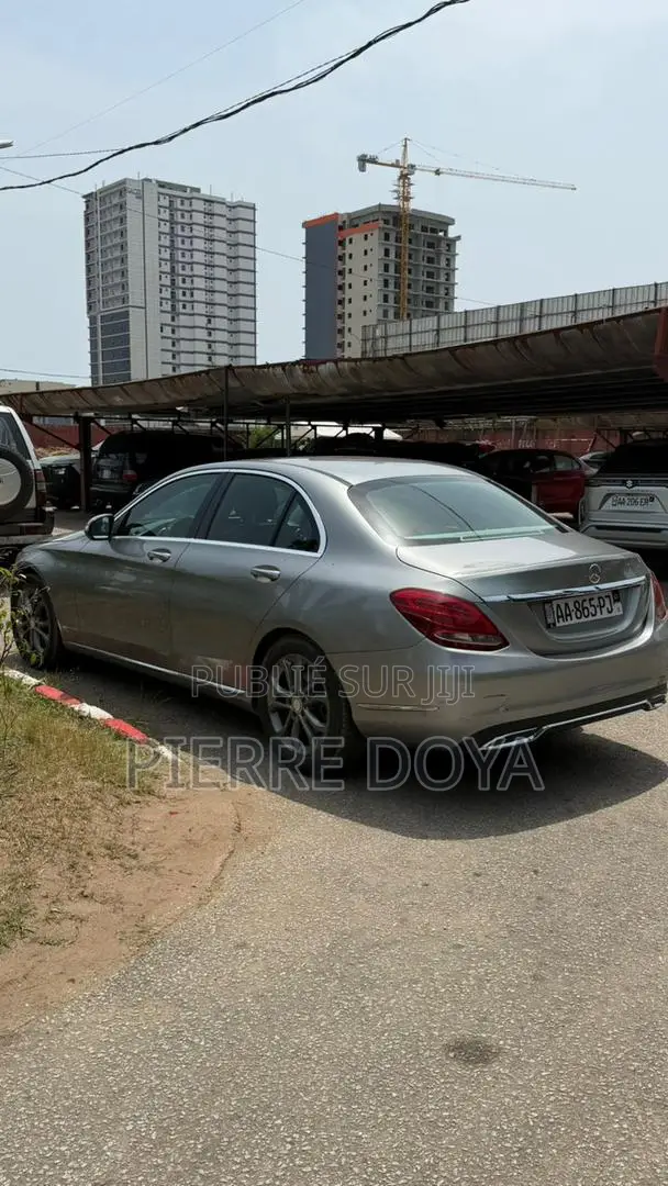 Mercedes-Benz C180 2015 Gris