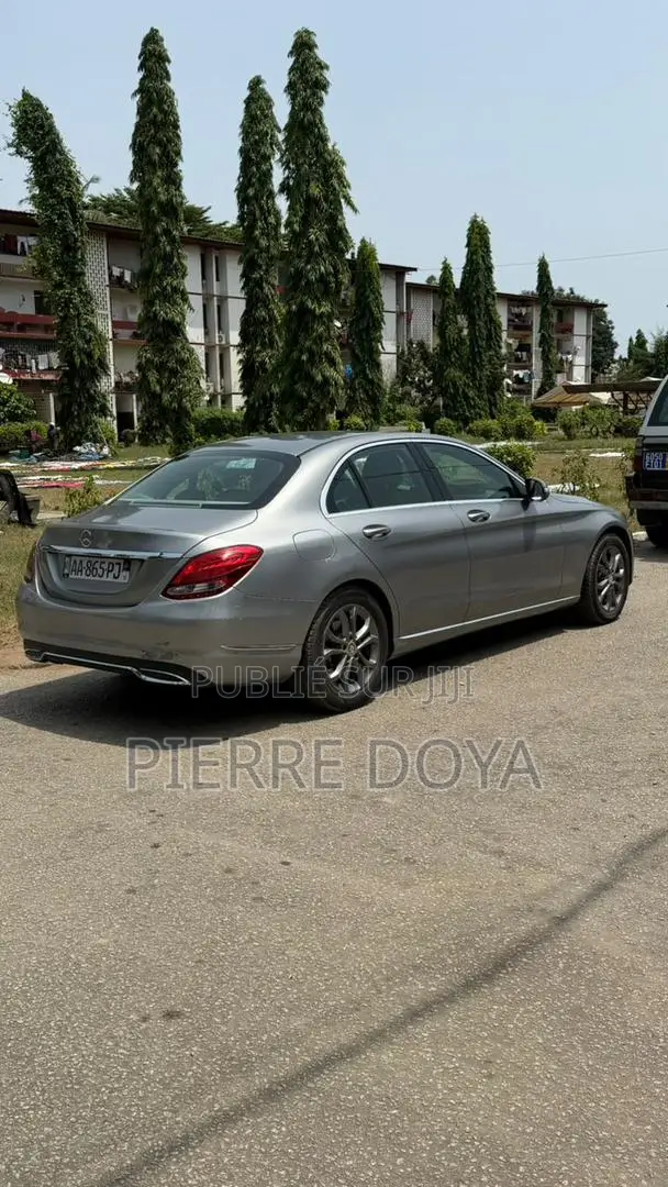 Mercedes-Benz C180 2015 Gris