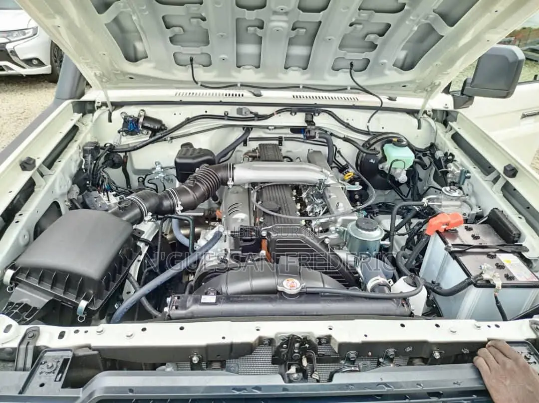 Nouveau Toyota Land Cruiser 79 Series 2025 Blanc