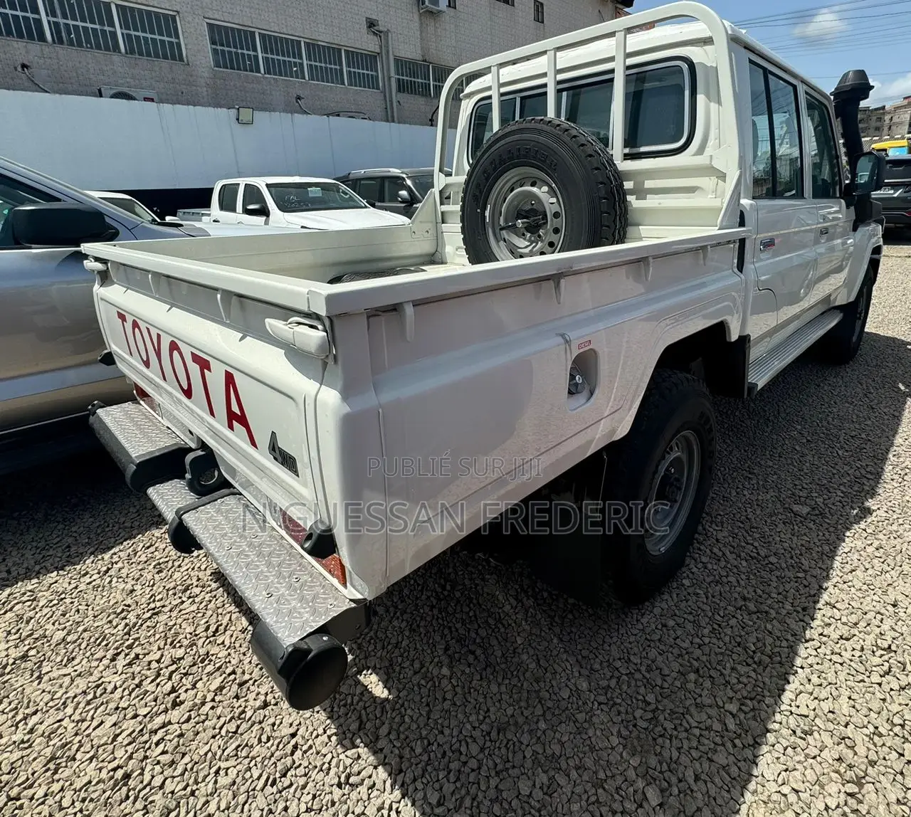 Nouveau Toyota Land Cruiser 79 Series 2025 Blanc