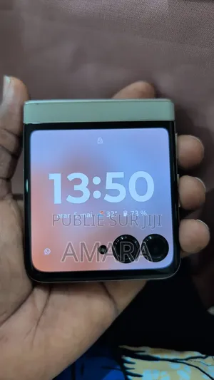 Nouveau Motorola Razr 50 256 GB Orange
