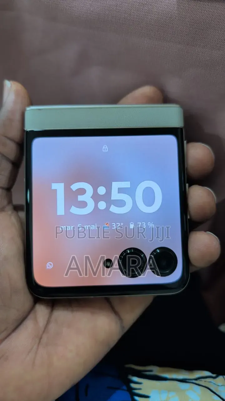 Nouveau Motorola Razr 50 256 GB Orange