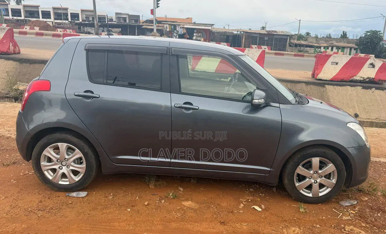 Suzuki Swift 2018 Gris