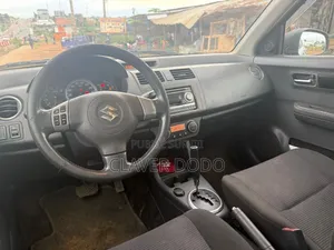 Suzuki Swift 2018 Gris