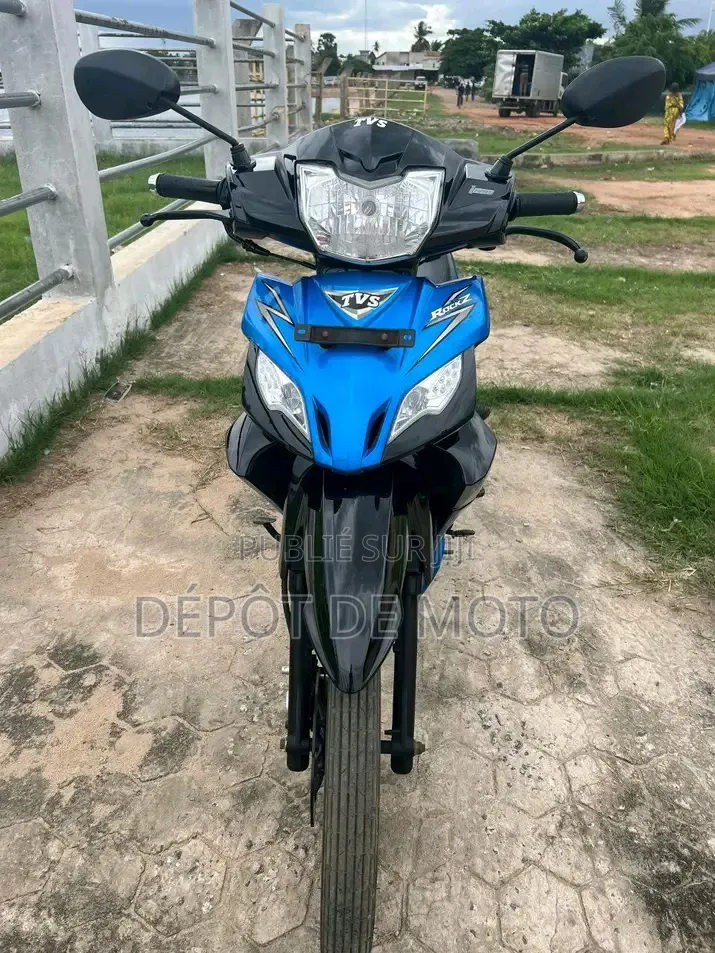 Nouveau TVS Rockz 125 2024 Bleu